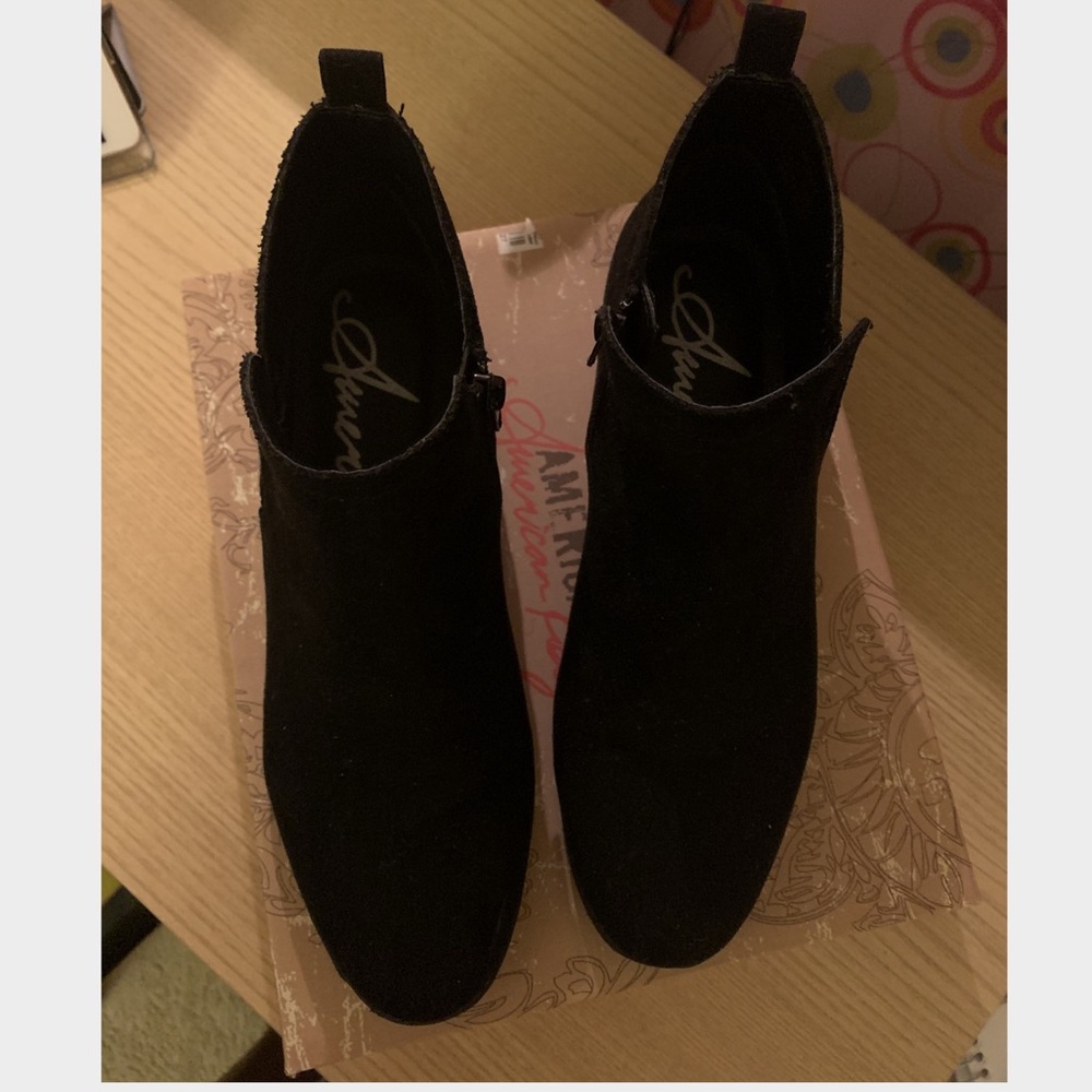 Low heel Booties